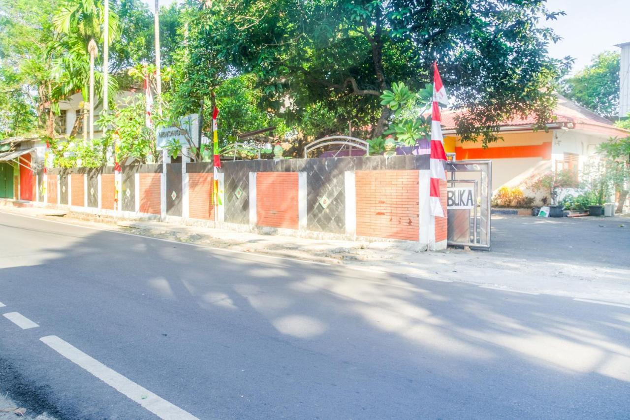 Urbanview Hotel Minongga Pondok Labu By Reddoorz Yakarta Exterior foto