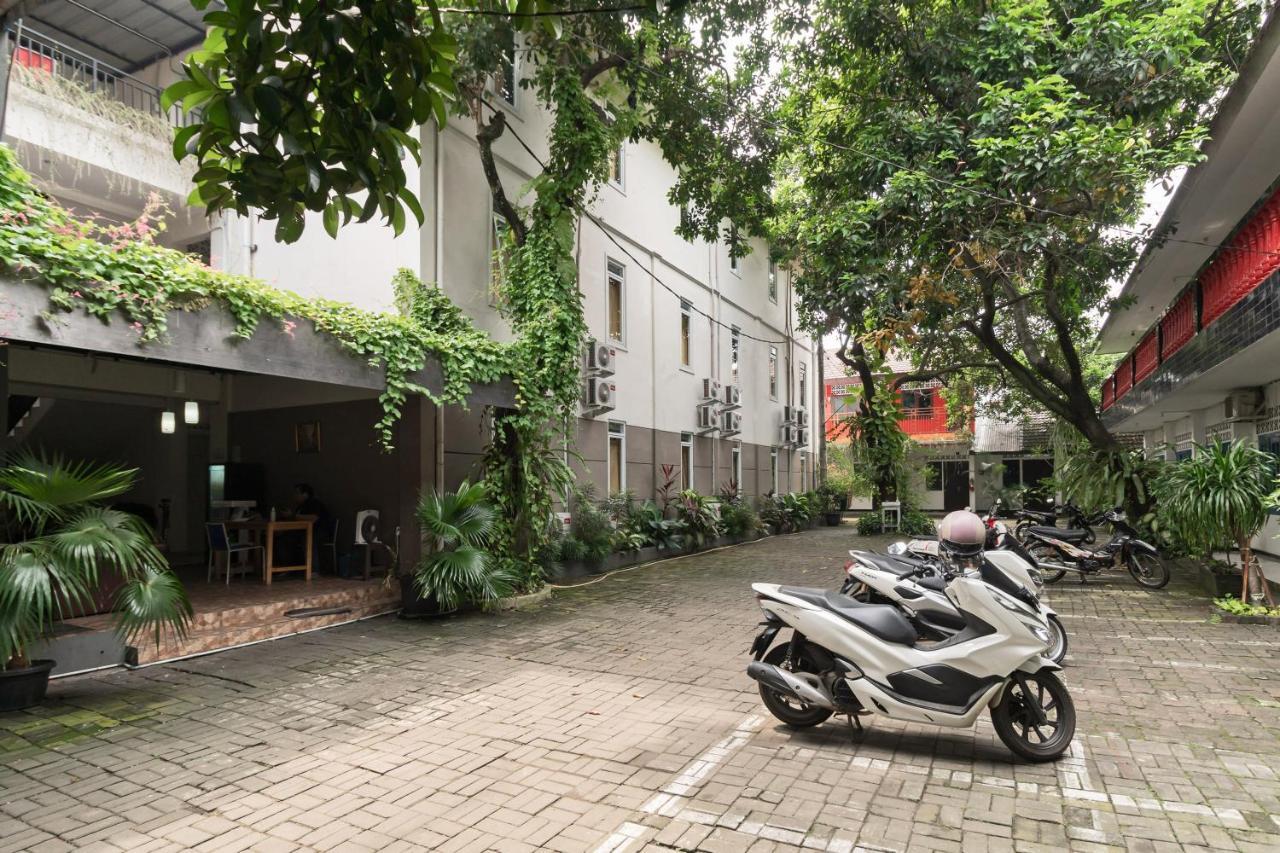 Urbanview Hotel Minongga Pondok Labu By Reddoorz Yakarta Exterior foto